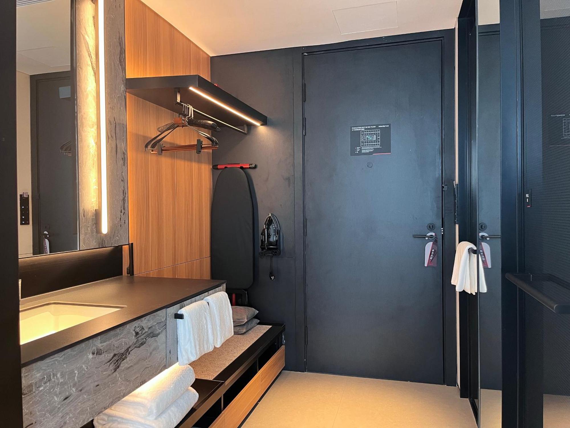Intercity Hotel Guangzhou South Railway Station - Free Minibar Including Erdinger Weissbier מראה חיצוני תמונה