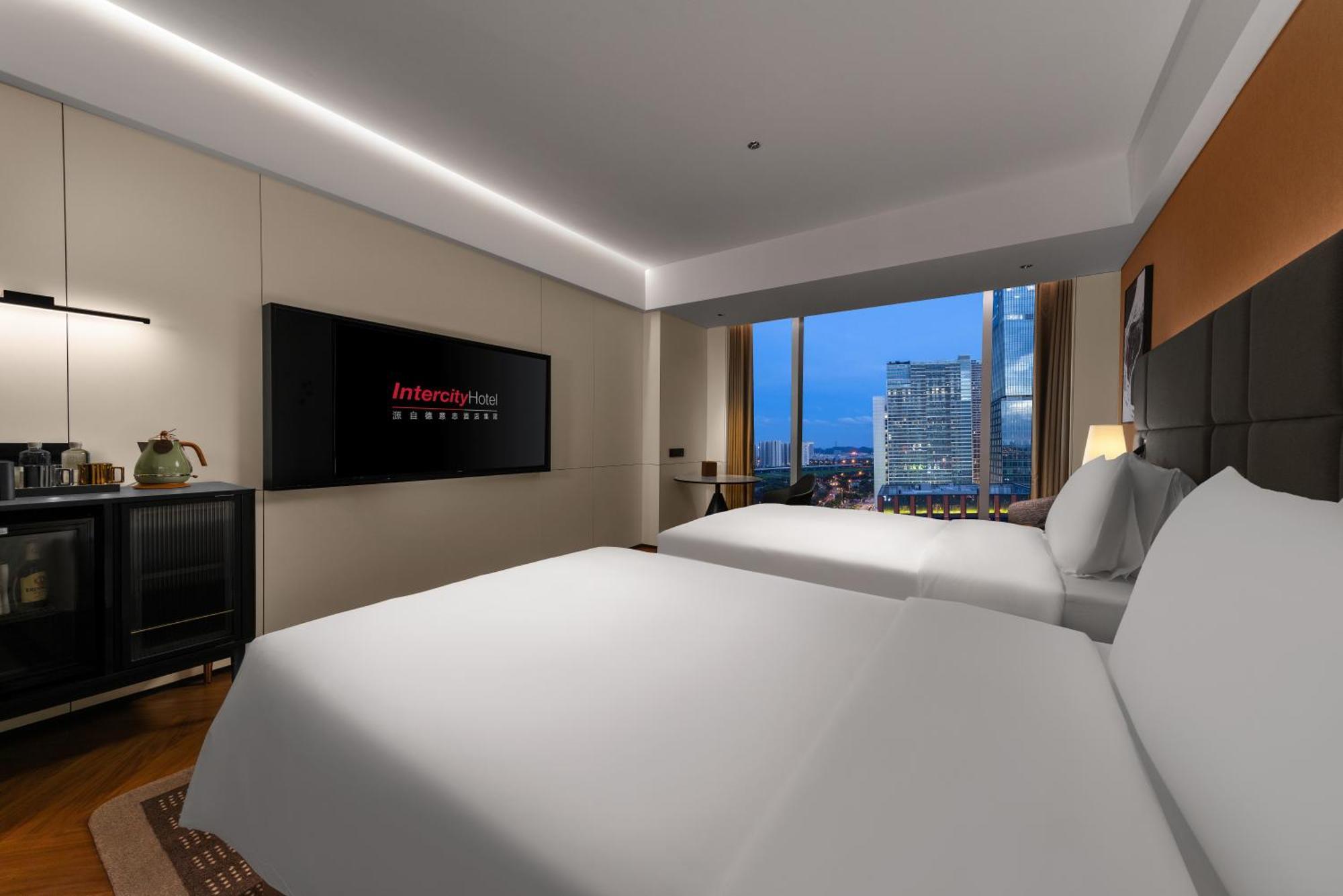 Intercity Hotel Guangzhou South Railway Station - Free Minibar Including Erdinger Weissbier מראה חיצוני תמונה