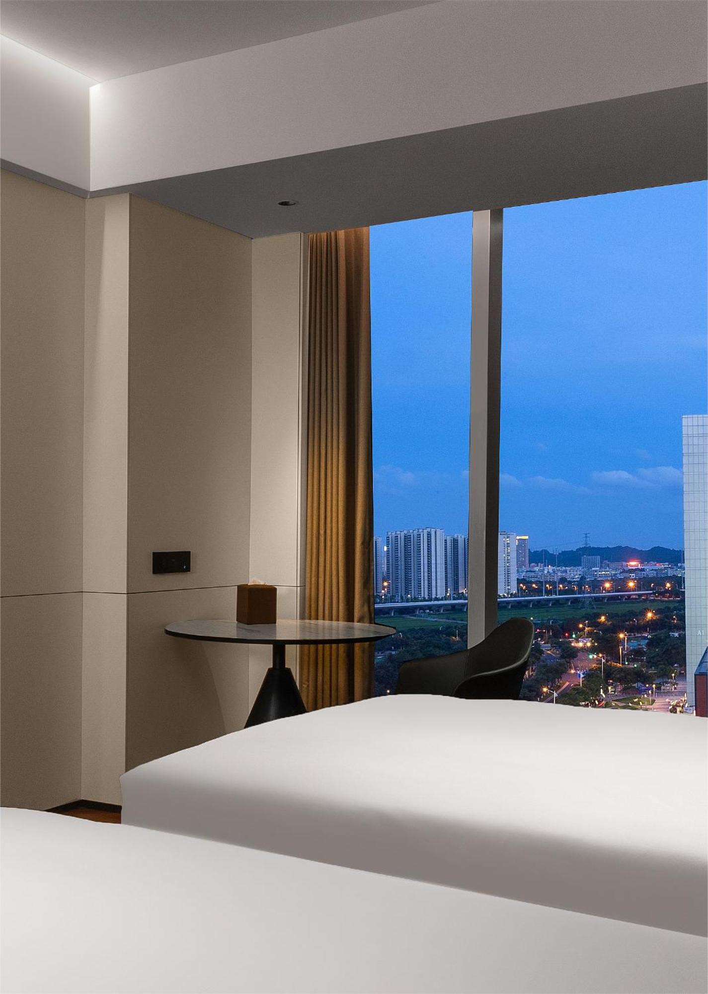 Intercity Hotel Guangzhou South Railway Station - Free Minibar Including Erdinger Weissbier מראה חיצוני תמונה