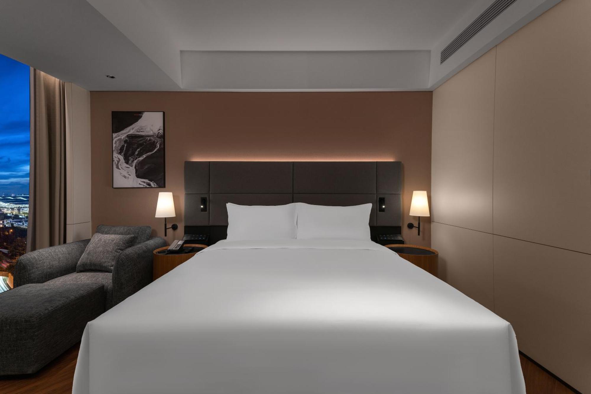 Intercity Hotel Guangzhou South Railway Station - Free Minibar Including Erdinger Weissbier מראה חיצוני תמונה